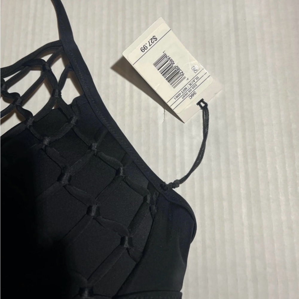 Black Bikini nwt
Shade and Shore - Picture 2 of 4